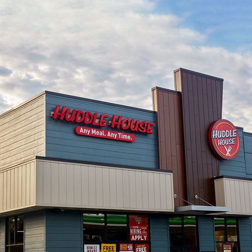 New Huddle House Franchise Breaks Three Records in its Opening Week